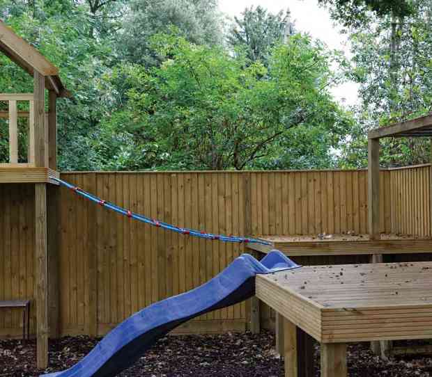 Coombe Large Back Garden with Climbing Frame - thumbnail