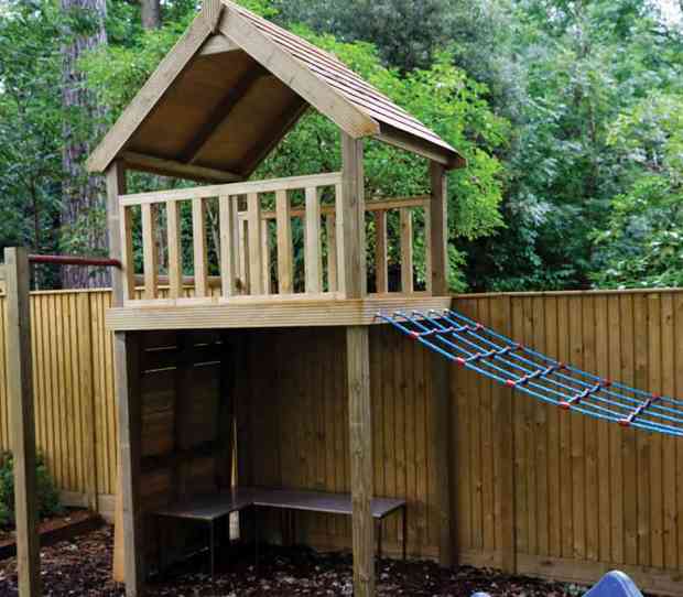 Coombe Large Back Garden with Climbing Frame - thumbnail